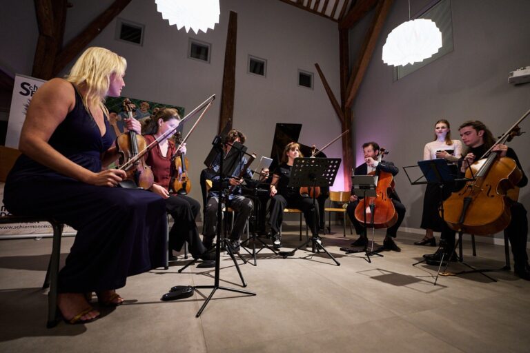 Broedpleats Piaam — muziek in Makkum