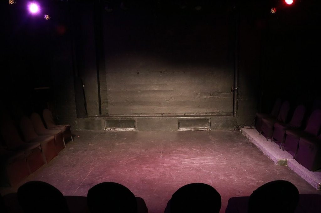 Workshop improvisatietheater in bibliotheek Makkum